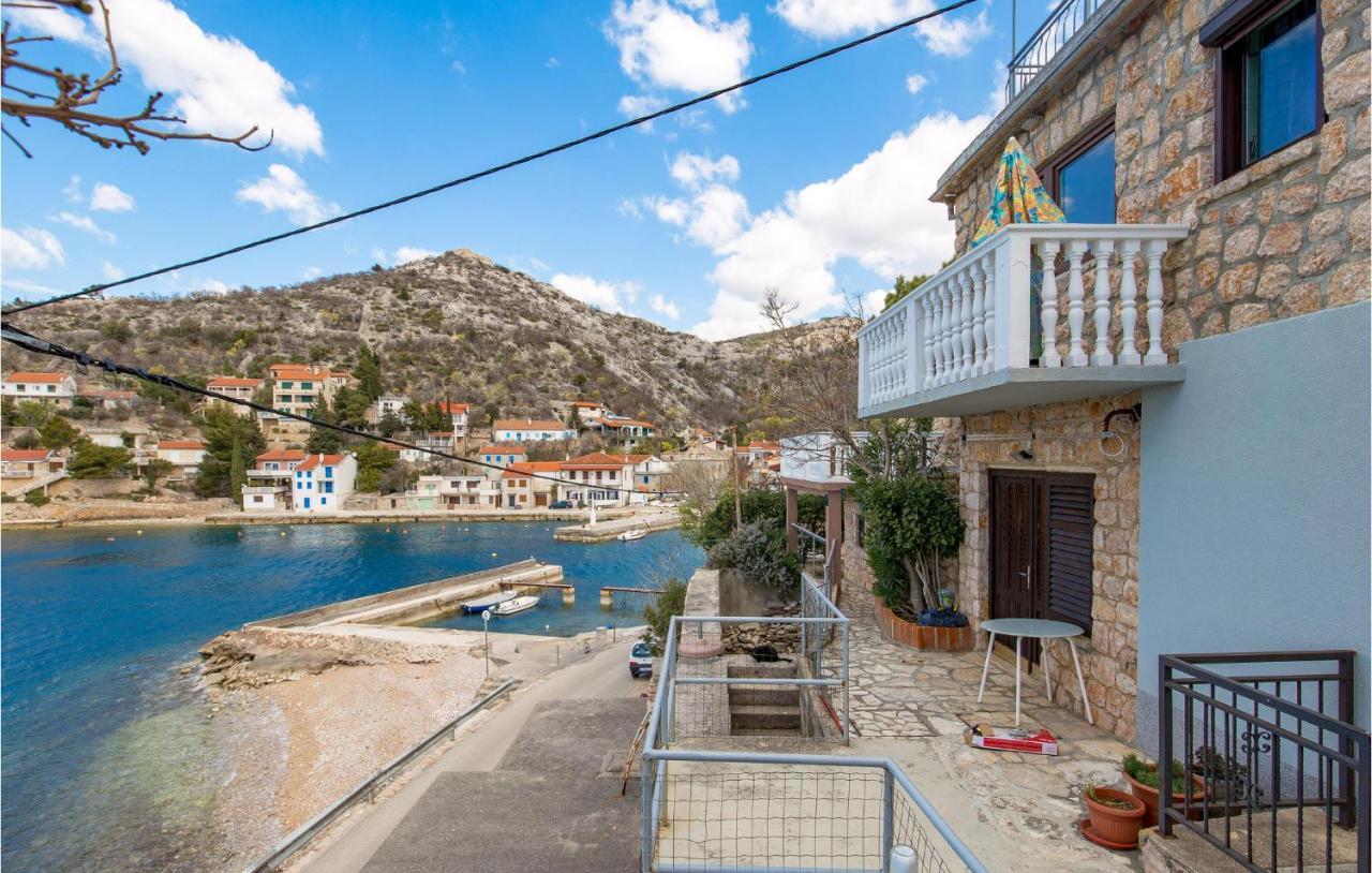 Cozy Apartment In Starigrad With House Sea View Kültér fotó