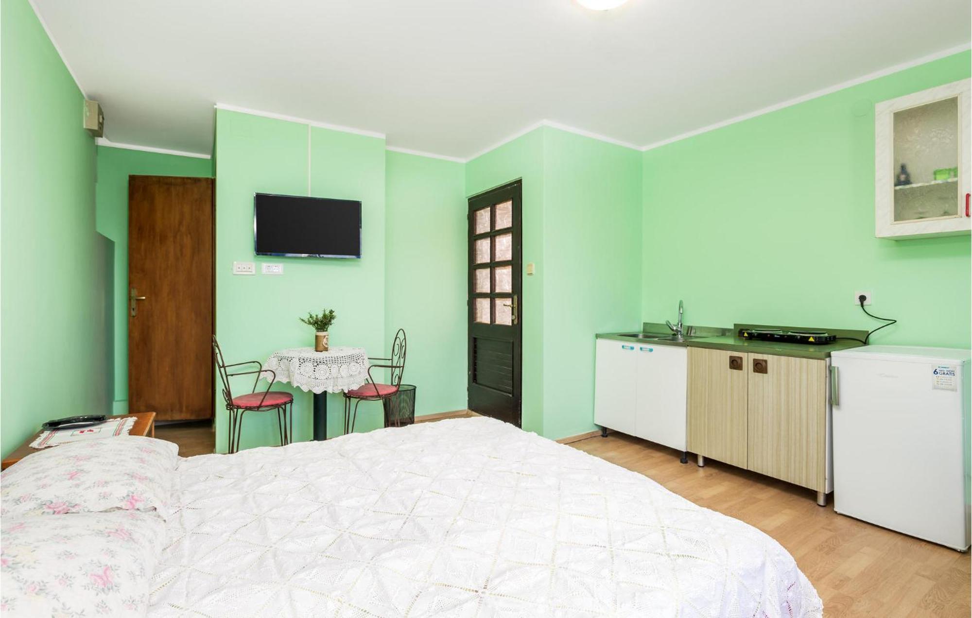 Cozy Apartment In Starigrad With House Sea View Kültér fotó