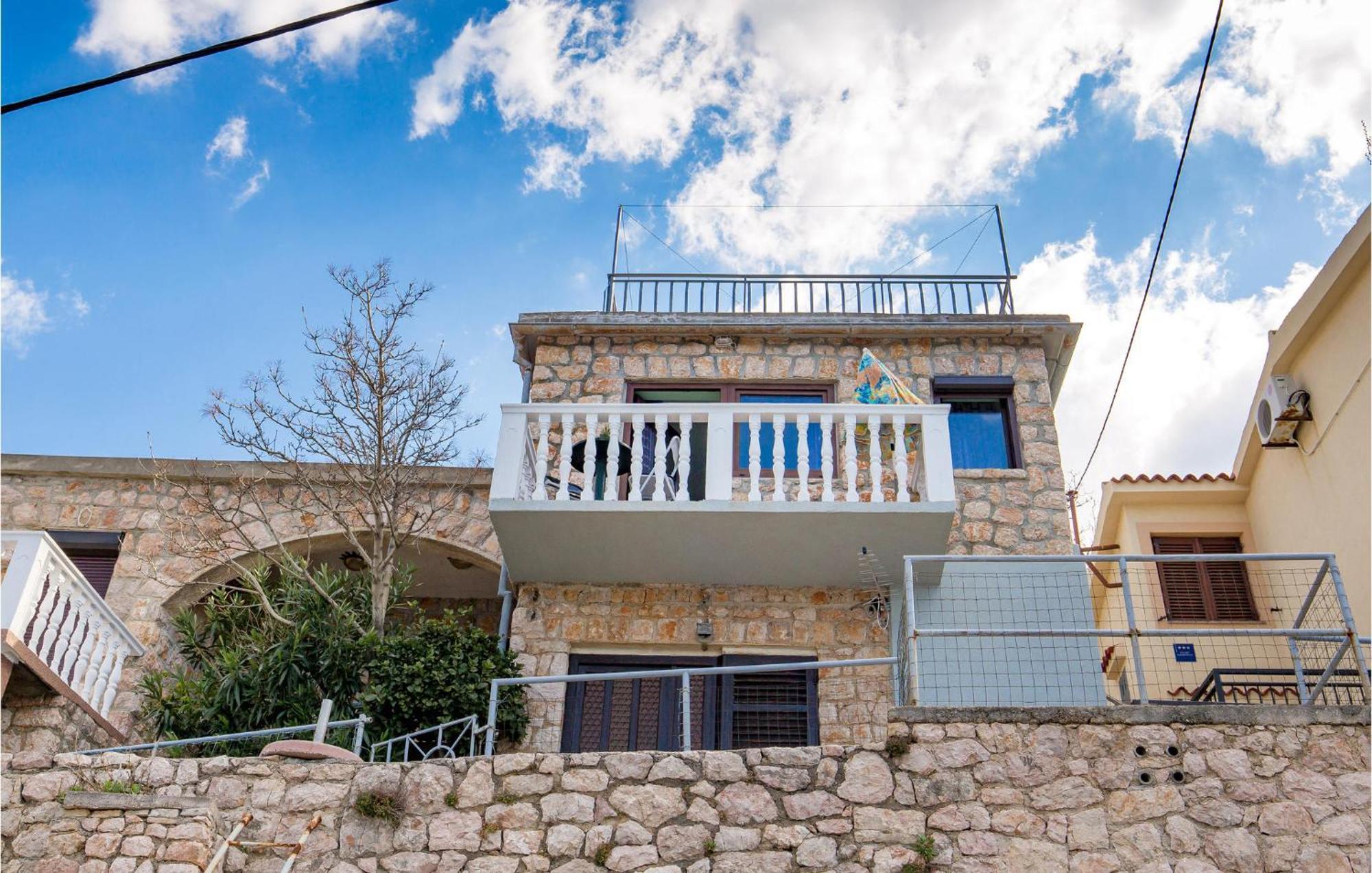 Cozy Apartment In Starigrad With House Sea View Kültér fotó